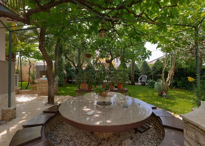 Kascuni A2 Holiday home Pula